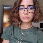 Studentessa universitaria offre aiuto compiti per bambini delle elementari, medie e superiori